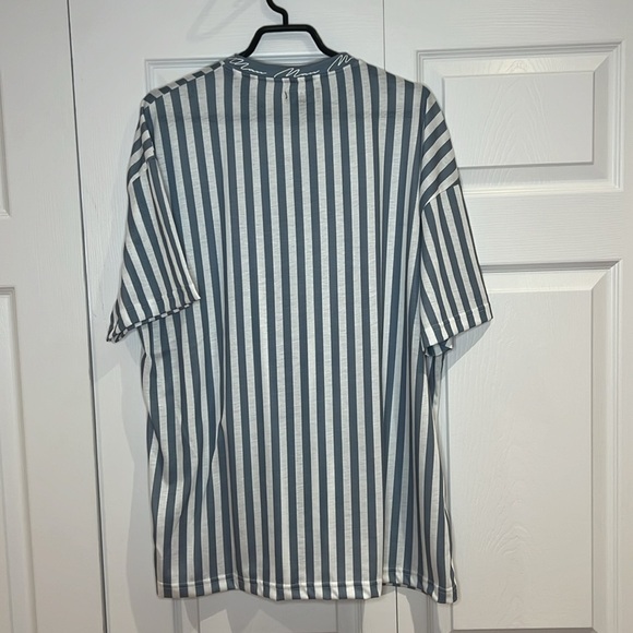 Oversized MAN signature vertical stripe t-shirt - Picture 2 of 3